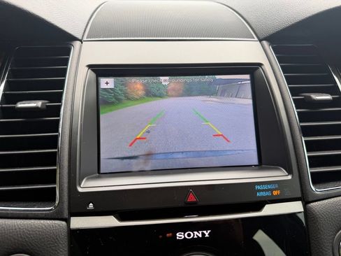 Used 2019 Ford Taurus Limited FWD image 14