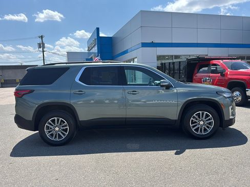 Used 2023 Chevrolet Traverse LT AWD/4WD image 9