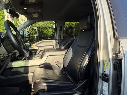 Used 2017 Ford F250 Lariat w/ Lariat Value Package AWD/4WD image 11