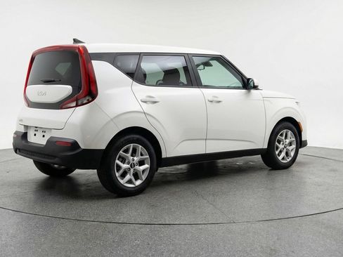 Used 2025 Kia Soul LX w/ LX Technology Package image 7