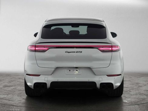 Used 2022 Porsche Cayenne GTS AWD/4WD image 4