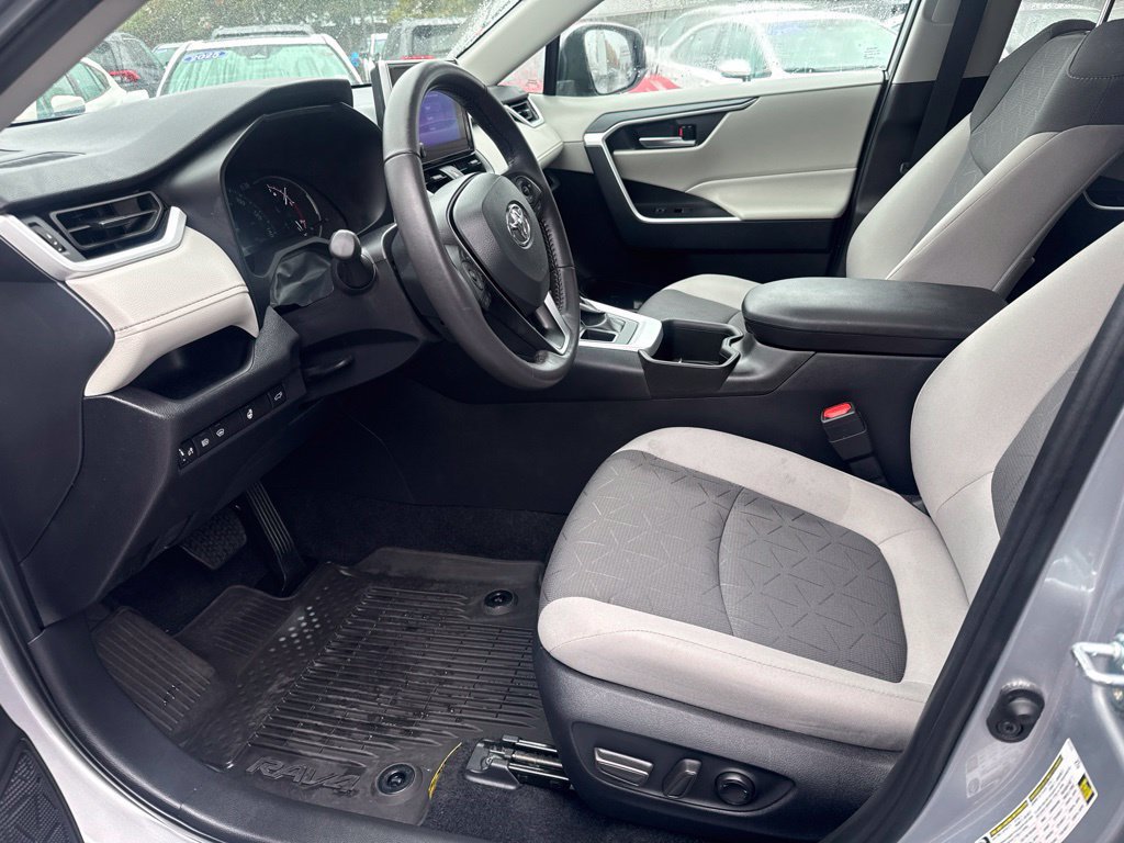Used 2025 Toyota RAV4 XLE w/ Convenience Package AWD/4WD image 14