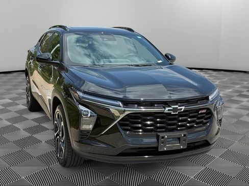 Certified 2025 Chevrolet Trax RS w/ Sunroof Package FWD image 7