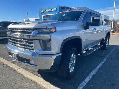 Used 2020 Chevrolet Silverado 2500 LTZ w/ LTZ Plus Package image 3
