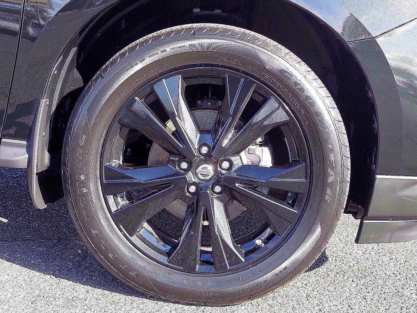 Used 2018 Nissan Pathfinder SL w/ Midnight Edition Package AWD/4WD image 8