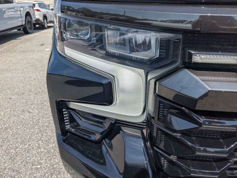 Used 2022 Chevrolet Silverado 1500 ZR2 w/ Technology Package AWD/4WD image 10
