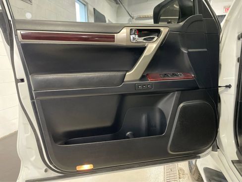 Used 2015 Lexus GX 460 image 23