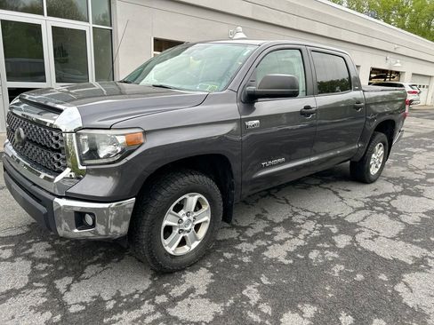 Used 2018 Toyota Tundra SR5 w/ SR5 Upgrade Package AWD/4WD image 1