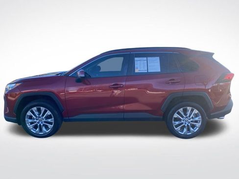 Used 2023 Toyota RAV4 XLE Premium image 4