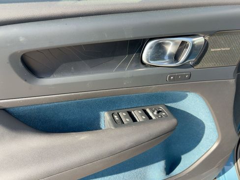 Certified 2023 Volvo XC40 Recharge Ultimate image 12