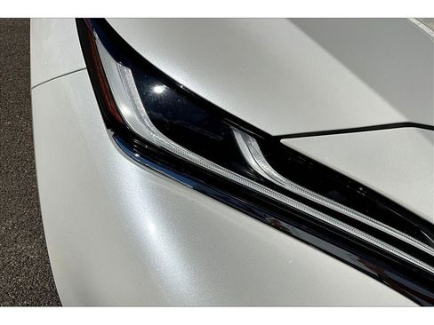 Used 2021 Toyota Venza Limited image 31