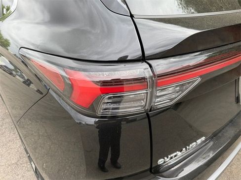 New 2025 Mitsubishi Outlander SE image 34