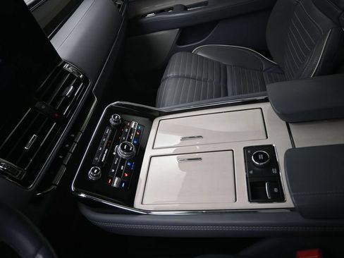 Used 2022 Lincoln Navigator Black Label AWD/4WD image 18