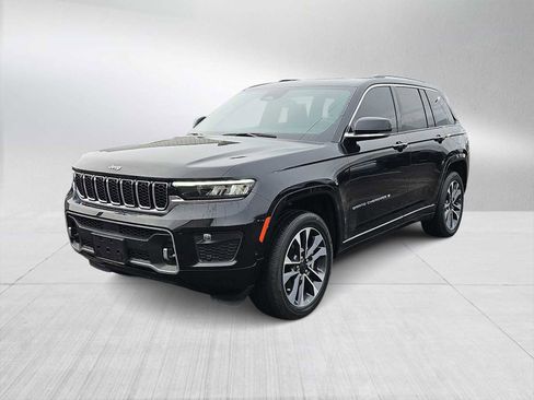 Used 2023 Jeep Grand Cherokee Overland image 4