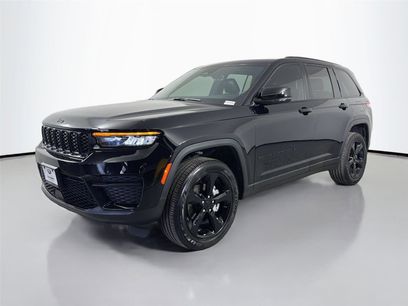 Used 2025 Jeep Grand Cherokee Altitude