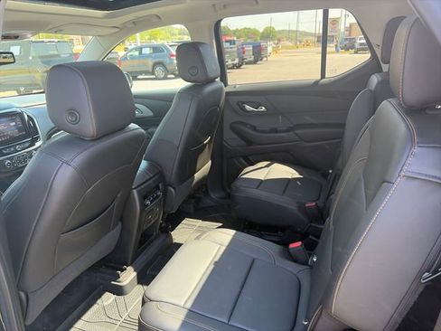 Used 2020 Chevrolet Traverse LT w/ LT Premium Package image 15