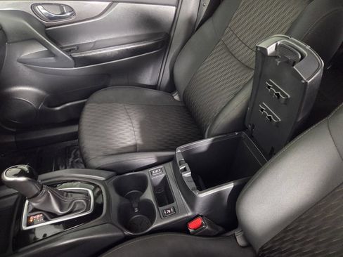 Used 2020 Nissan Rogue S w/ Special Edition Package FWD image 21
