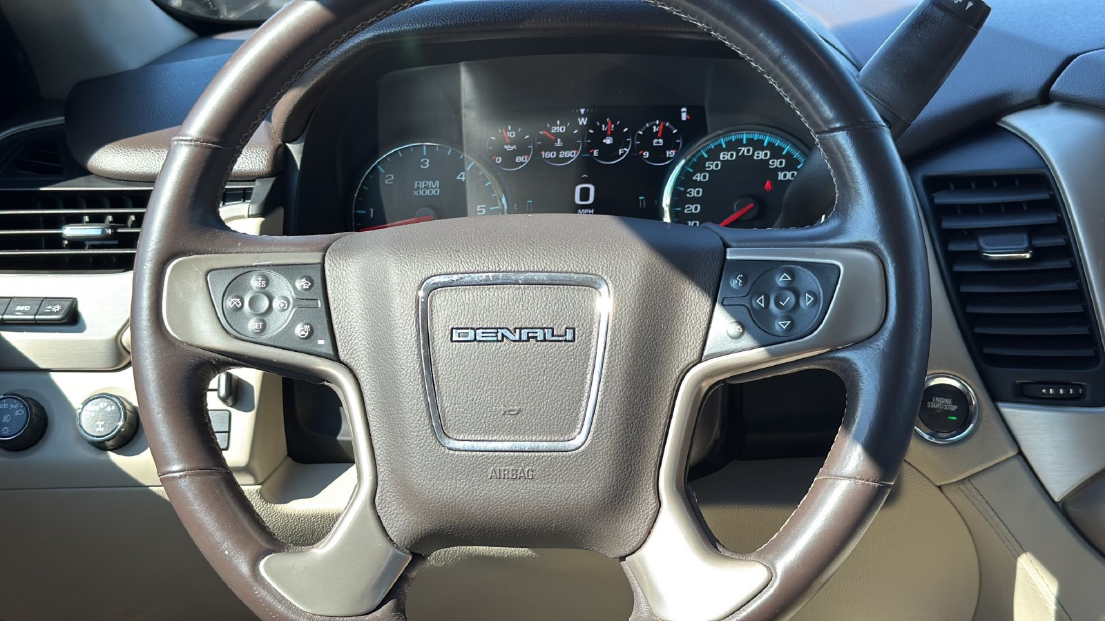 Used 2017 GMC Yukon XL Denali w/ Open Road Package AWD/4WD image 10