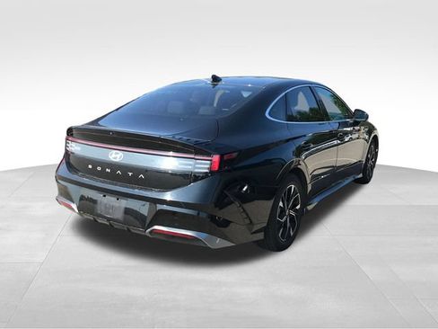 Used 2025 Hyundai Sonata SEL FWD image 2