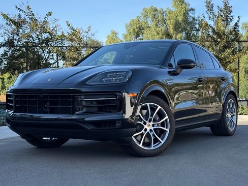 New 2025 Porsche Cayenne E-Hybrid Coupe AWD/4WD image 1