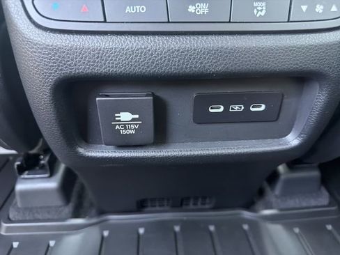 Certified 2025 Honda Pilot TrailSport image 27