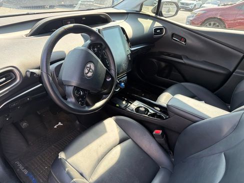Used 2022 Toyota Prius Prime XLE FWD image 3