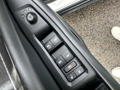 Used 2023 Jeep Grand Cherokee Laredo w/ Luxury Tech Group I AWD/4WD image 28