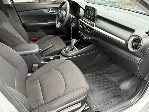 Used 2020 Kia Forte LXS image 13