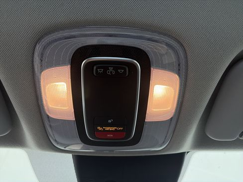 Used 2023 Hyundai Elantra SEL image 29