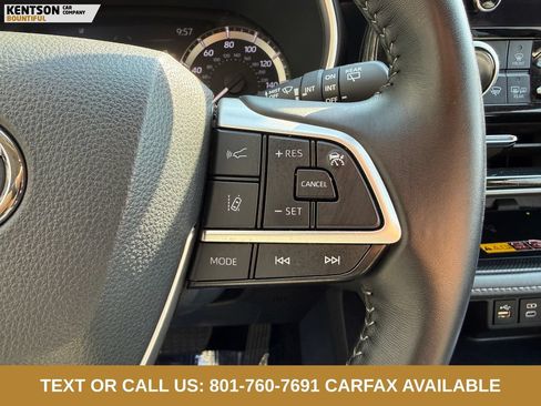 Used 2025 Toyota Highlander XLE AWD/4WD image 15