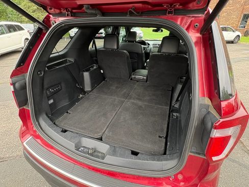 Used 2019 Ford Explorer Platinum AWD/4WD image 34