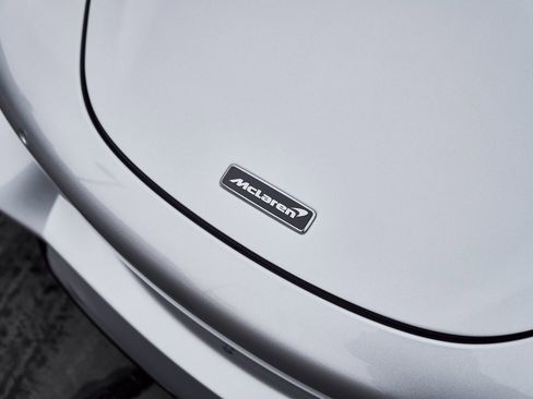 Used 2024 McLaren 750S Spider image 9