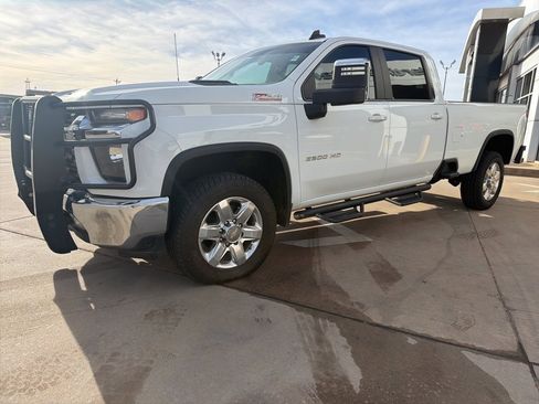 Used 2023 Chevrolet Silverado 2500 LT w/ Convenience Package image 7