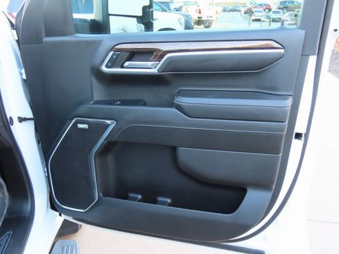 Used 2024 GMC Sierra 1500 Elevation w/ Preferred Package image 12