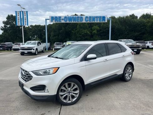Used 2019 Ford Edge Titanium FWD image 2