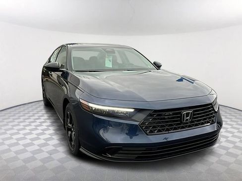 Used 2025 Honda Accord SE image 3