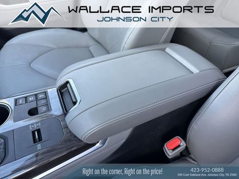 Used 2024 Toyota Highlander Platinum AWD/4WD image 20