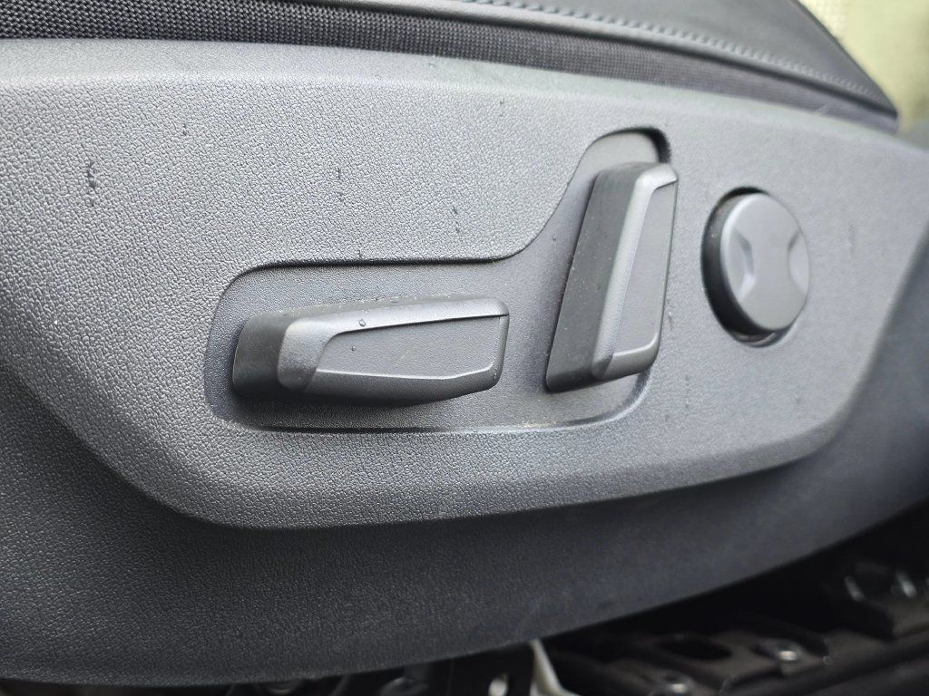 Certified 2023 Kia Niro Wave w/ Wave Preserve Package FWD image 28