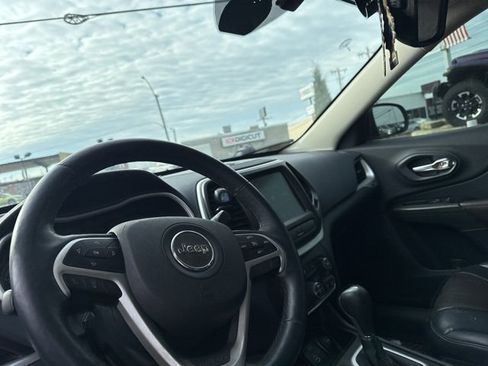 Used 2015 Jeep Cherokee Limited w/ Luxury Group image 33