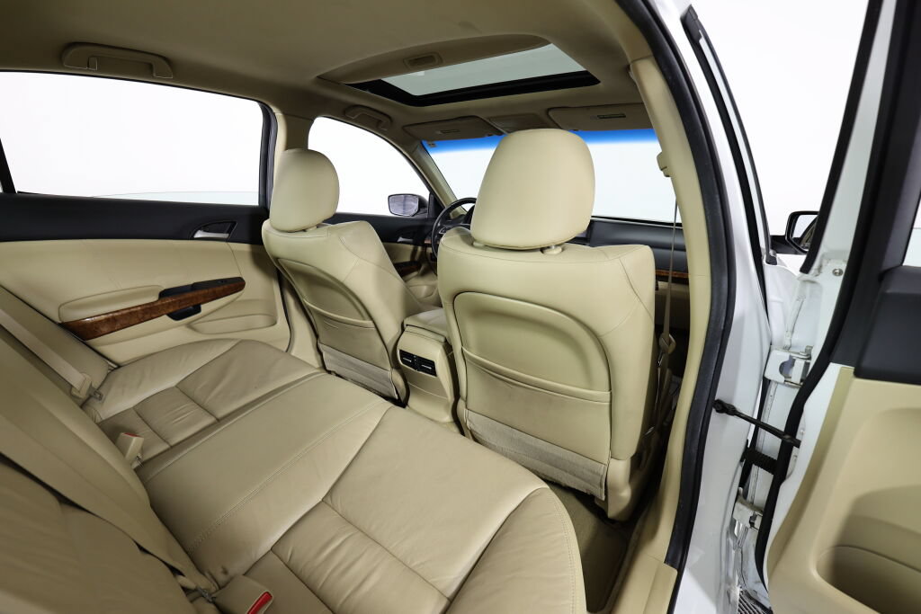 Used 2011 Honda Accord EX-L image 19