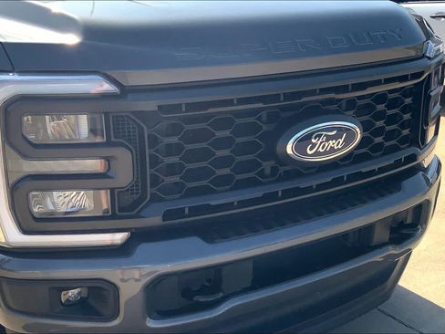 Used 2023 Ford F250 XL w/ STX Appearance Package AWD/4WD image 29