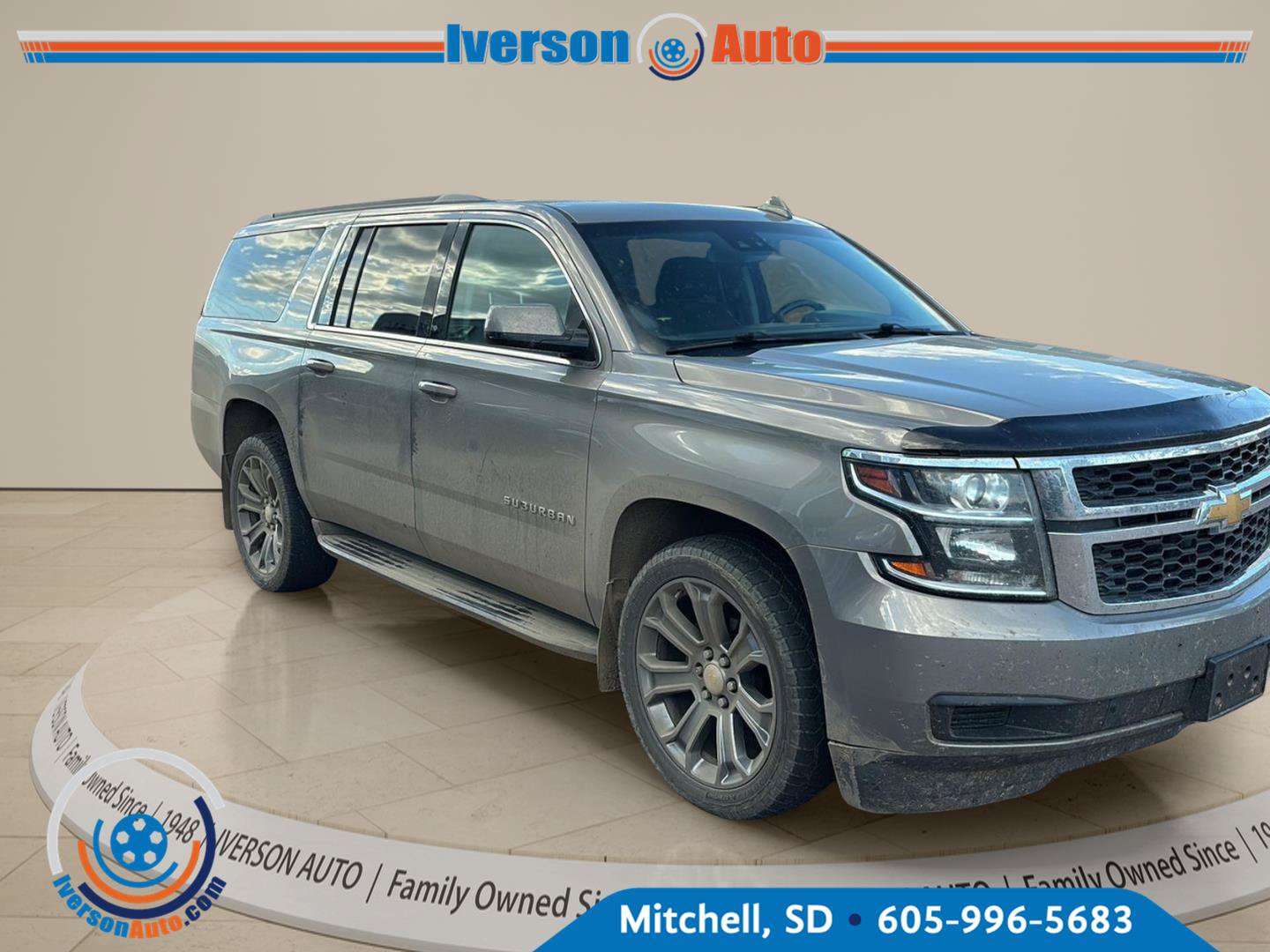 Used 2018 Chevrolet Suburban LS w/ Enhanced Driver Alert Package AWD/4WD image 4