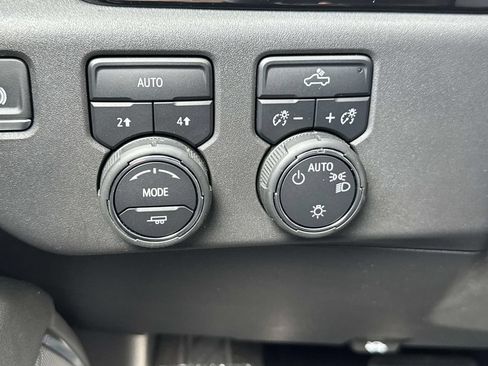 Used 2024 Chevrolet Silverado 1500 LT AWD/4WD image 18