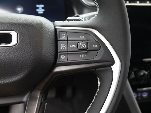 New 2025 Jeep Grand Cherokee L Limited image 32