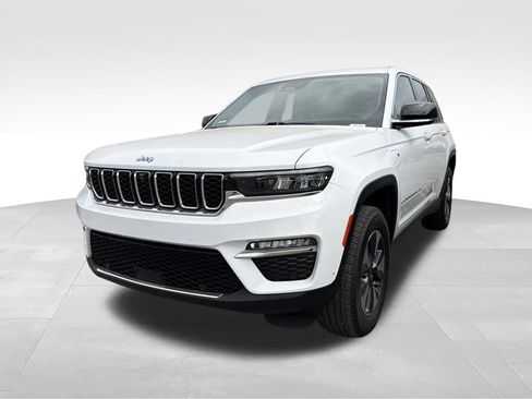 Used 2023 Jeep Grand Cherokee 4WD 4xe w/ Luxury Tech Group II image 4
