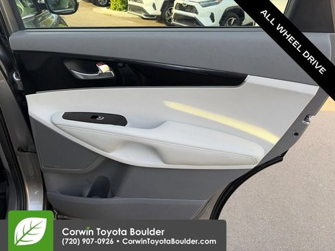 Used 2019 Kia Sorento SX AWD/4WD image 16