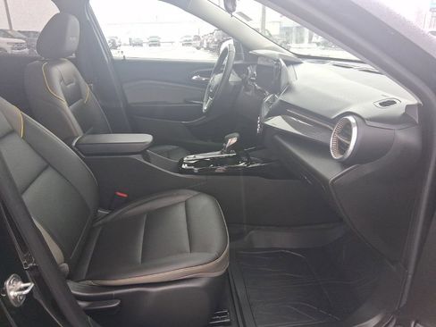 Used 2024 Chevrolet Trax ACTIV w/ Sunroof Package image 15