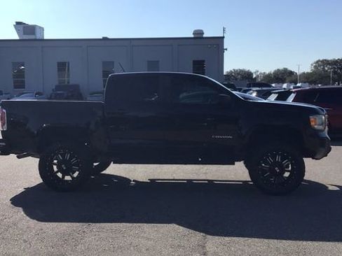 Used 2019 GMC Canyon 2WD Crew Cab w/ Convenience Package image 4