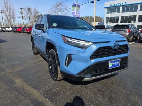 Used 2024 Toyota RAV4 XSE w/ Weather Package image 11