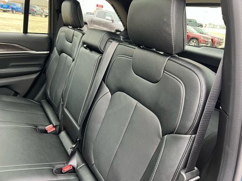 New 2026 Jeep Grand Cherokee Limited image 21